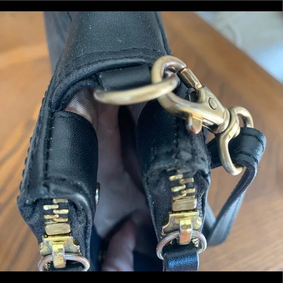 Lo & Sons Pearl Black Crossbody Bag - Picture 10 of 16